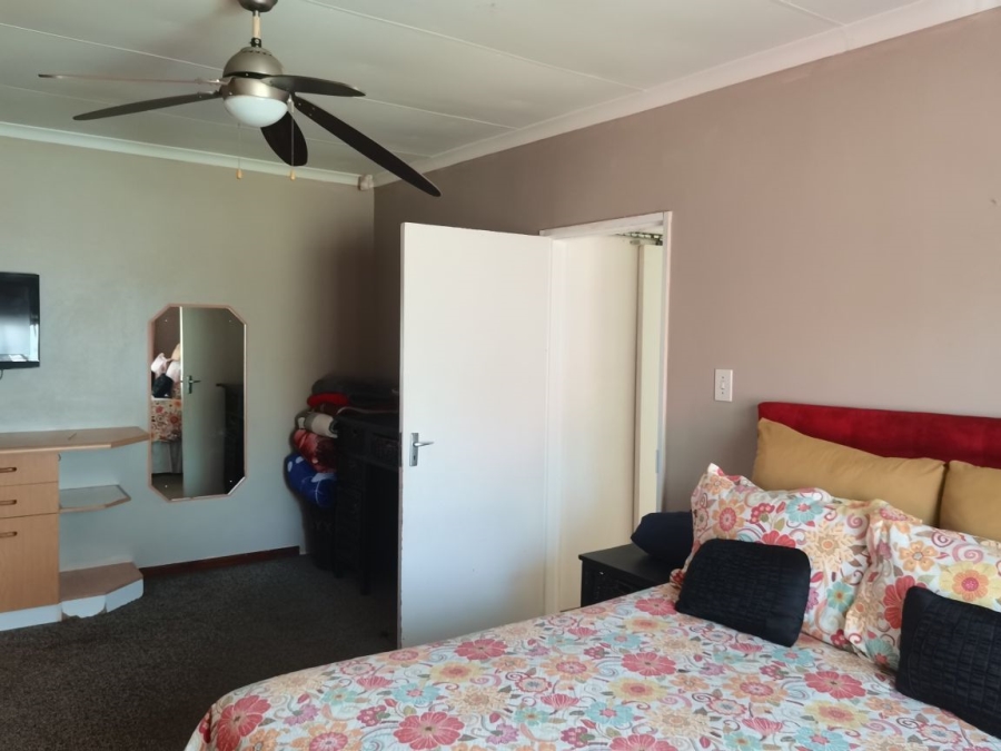 To Let 3 Bedroom Property for Rent in Sherwood Eastern Cape